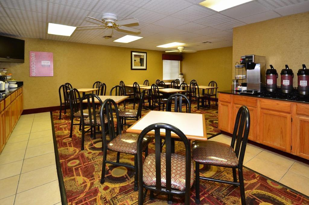 Quality Inn Merriam Kansas City Dış mekan fotoğraf