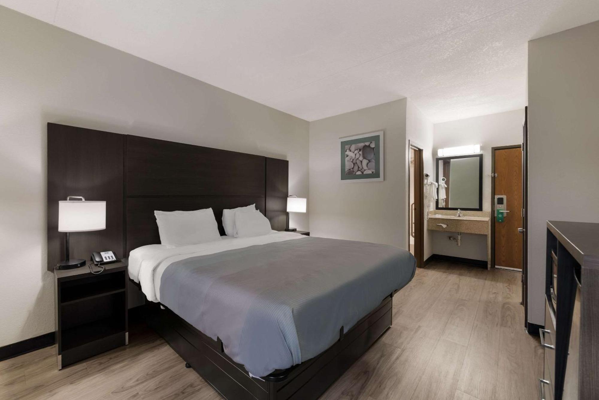 Quality Inn Merriam Kansas City Dış mekan fotoğraf