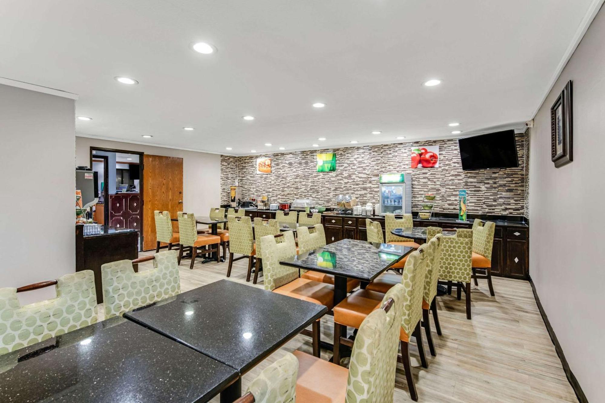 Quality Inn Merriam Kansas City Dış mekan fotoğraf